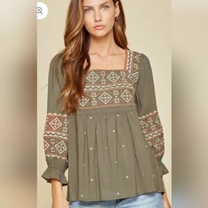 LIKE NEW Savanna Jane Women's top